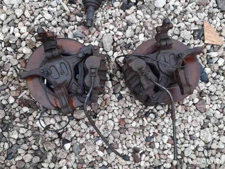 Кулак поворотный Хендай Гранд Старекс 2012 год