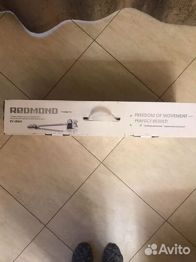 Вертикальный пылесос redmond
