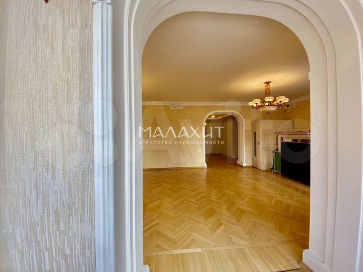 2-к. квартира, 97,5 м², 4/10 эт.