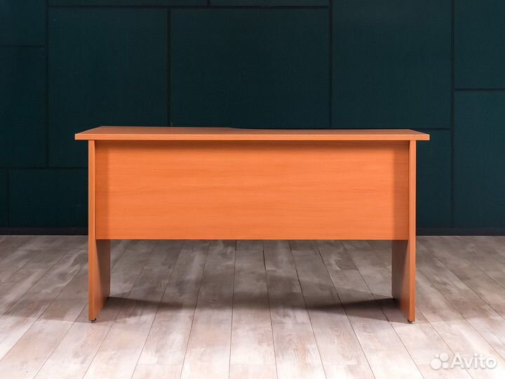 Офисный угловой стол