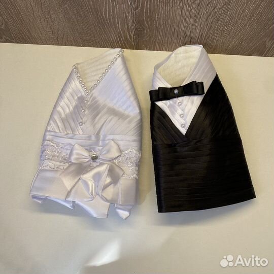 Свадебное украшение на бутылку