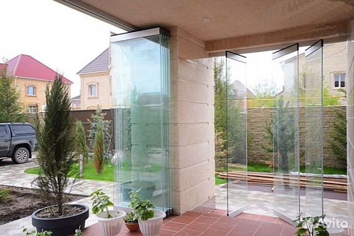 Безрамное остекление террасы, веранды, беседки