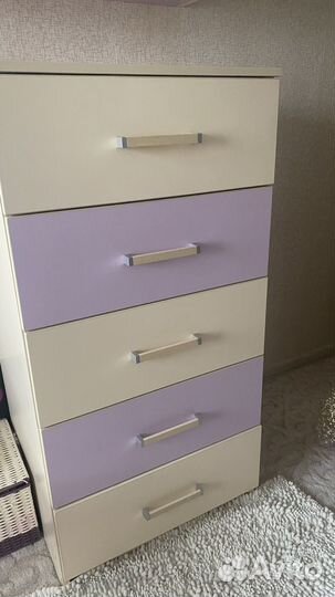 Полка настенная и шкаф