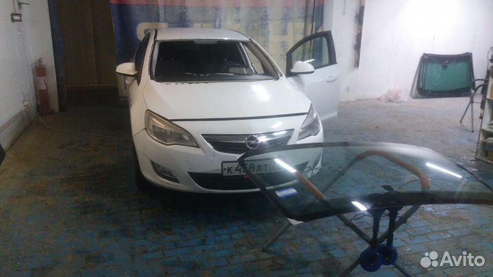 Лобовое стекло Opel Astra J 2009-Н.В