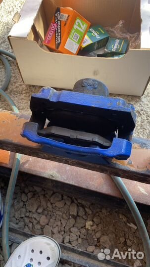 Передние суппорта в сборе lexus is 250