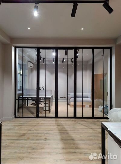 Межкомнатная перегородка с дверью