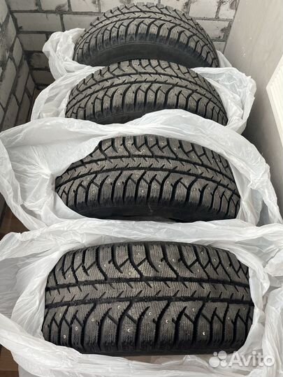 Bridgestone Ice Cruiser 7000S 205/55 R16