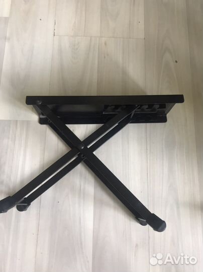 Подставка под ногу гитариста