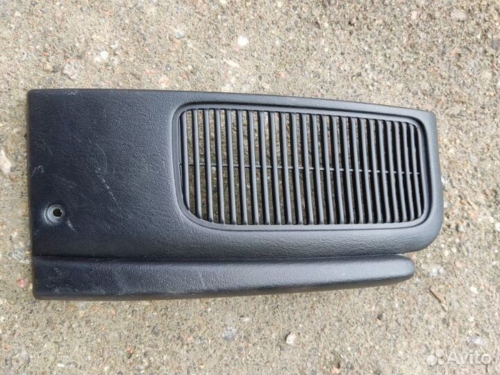 Накладка на торпедо Mitsubishi Carisma хетчбек 1.8