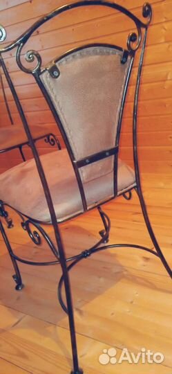 Кованный стол и стулья