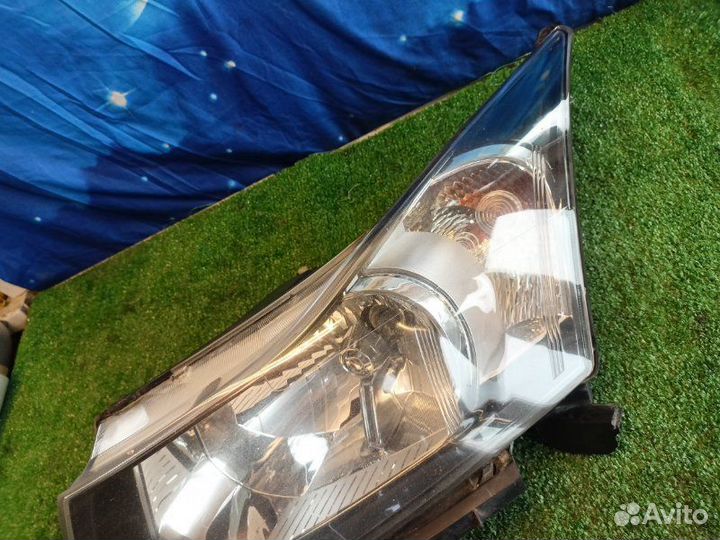 Фара передняя Chevrolet Cruze хэтчбек 1.6 F16D3
