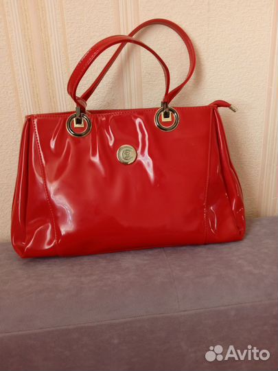 Сумка лакированная, вся целая, отличное состояние