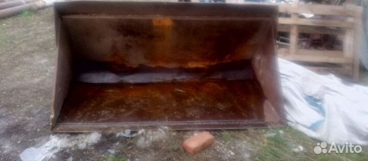 В продаже ковш 2 метра