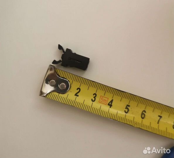 Защёлка пластиковая для пылесоса и тд