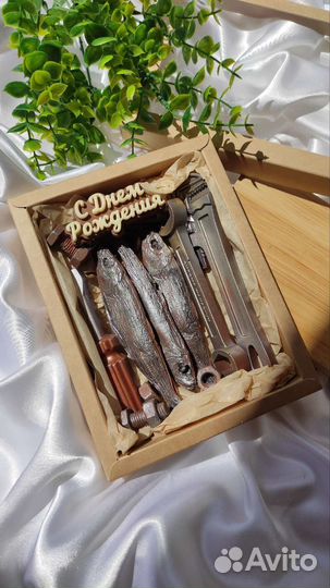 Шоколад, подарки, инструменты