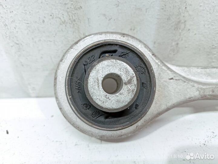 Рычаг передней подвески верхний, спереди левый