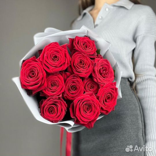 Красный бархат 11 бордовых роз 60см