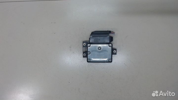 Блок управления стояночным тормозом Audi Q3, 2012