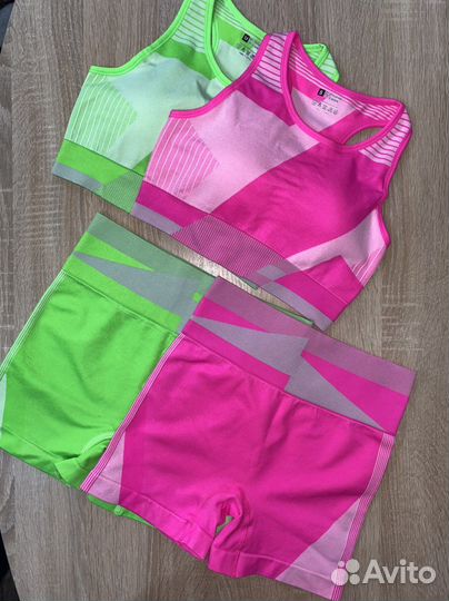 Спортивная бесшовная одежда для фитнеса