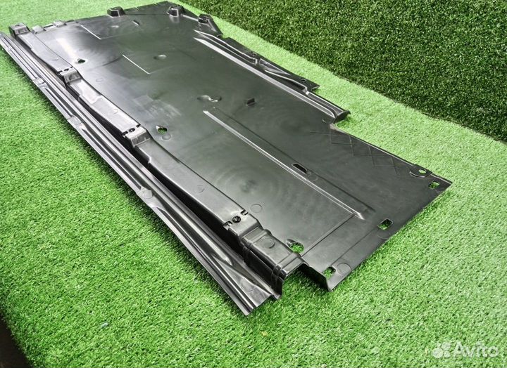 Пластиковая защита днища правая Audi A4 B8 A5 8T V