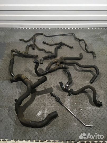 Патрубок системы охлаждения (Volkswagen Tiguan)