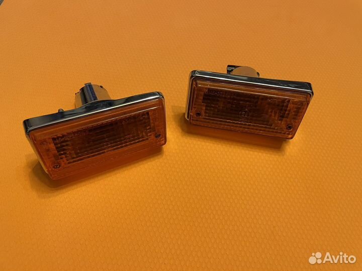 Фонарь поворотник подфарник жигули 21011 СССР