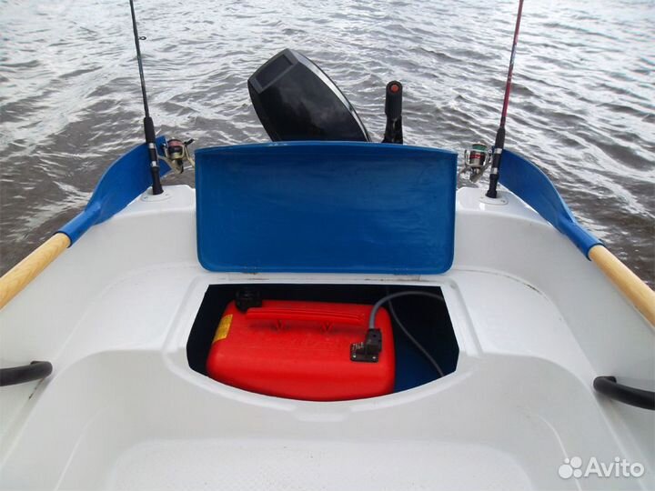 Новая моторная лодка Пингвин тримаран в наличии