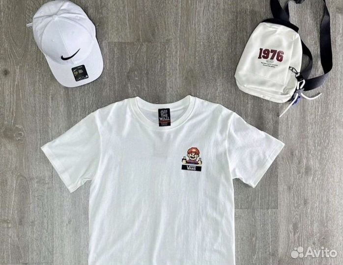 Футболка Vans