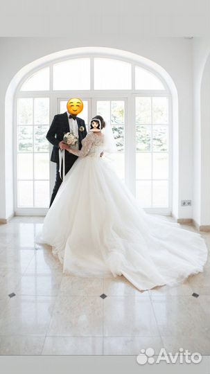 Свадебное платье со шлейфом 46 48 50