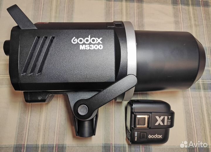 Вспышка студийная Godox MS300 + синхронизатор