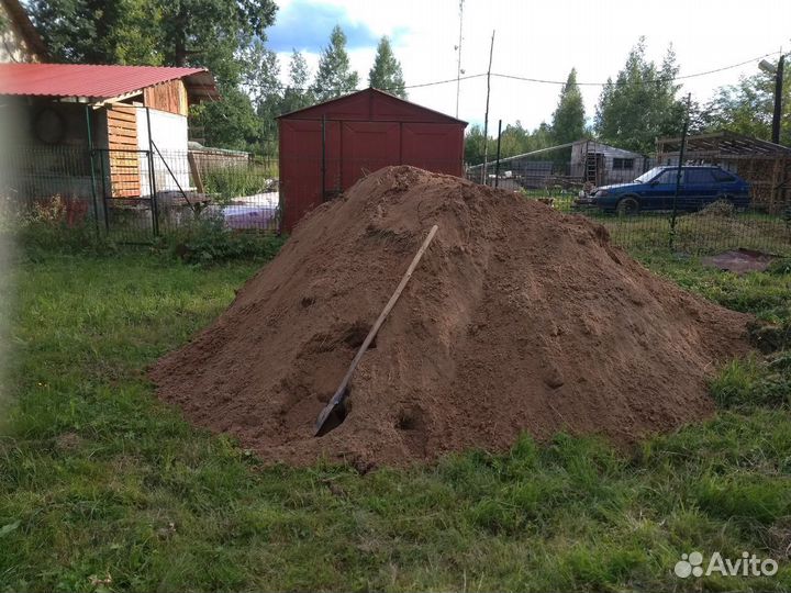 Чернозем, грунт, земля от карьера