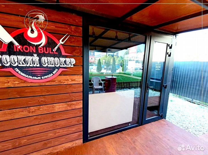 Кафе из морского контейнера