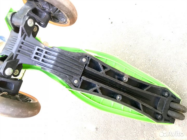 Самокат детский трехколесный Reaction до 50 кг