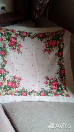 Старинный платок из тонкой набивной шерсти