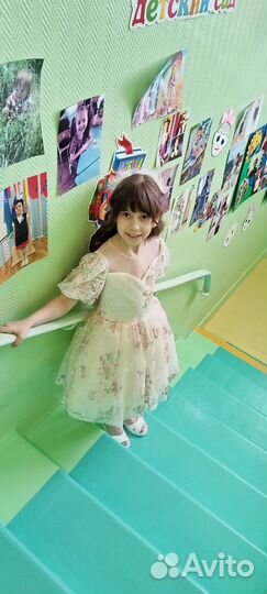 Нарядное платье для девочки 128