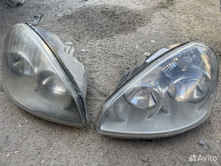 Передние фары priora комплект
