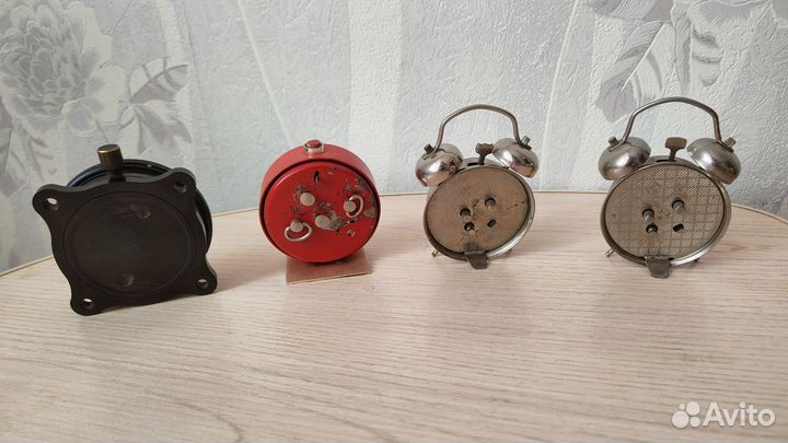 Часы будильник СССР