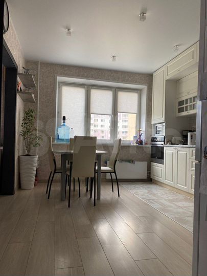 2-к. квартира, 60,8 м², 10/17 эт.