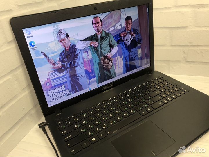 Красивый игровой ноутбук Asus 4 ядра/2 видеокарты