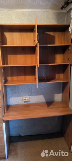 Компьютерный стол, школьная парта, рабочее место