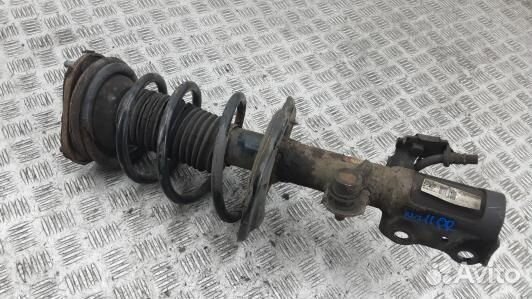 Стойка передняя правая toyota avensis T27 (KNI11N5