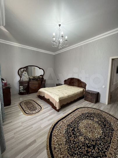 Дом 240 м² на участке 4,5 сот.