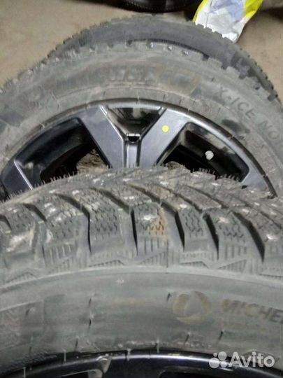Michelin X-Ice North 4 235/55 R19