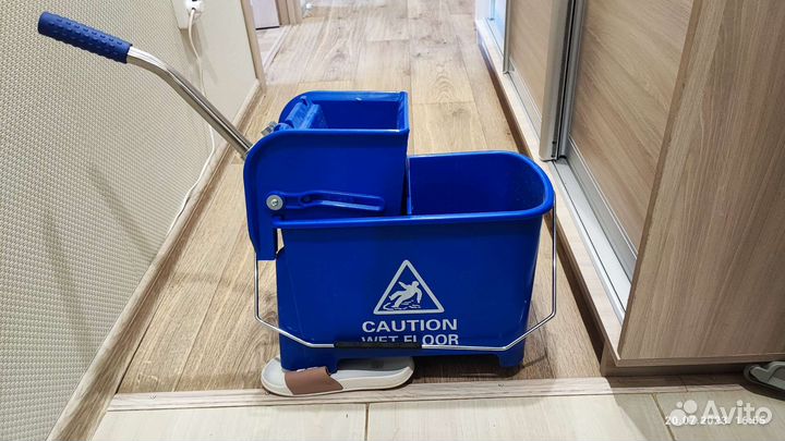 Ведро-тележка для уборки