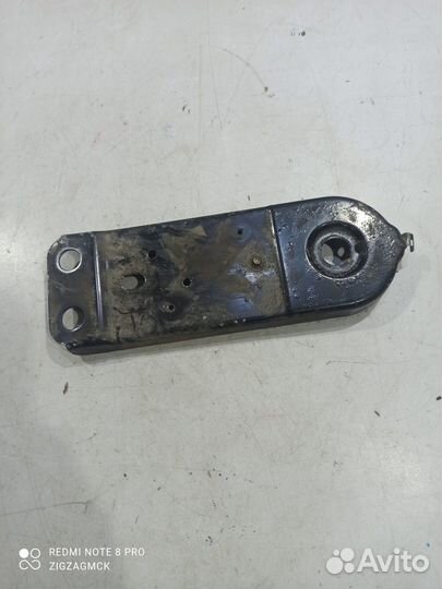 Кронштейн(крепление) кузова задний левый