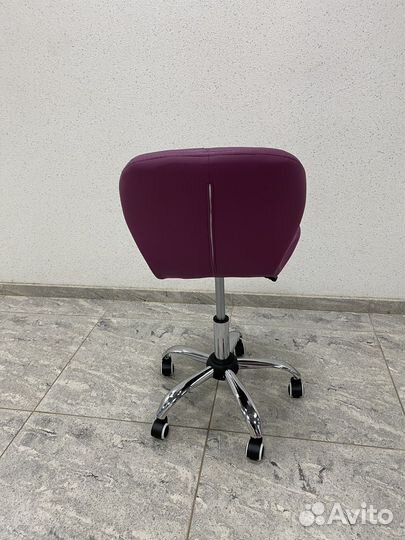 Стул ракушка бордовый широкий для мастера