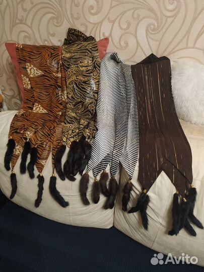 Шарф с норковыми кисточками