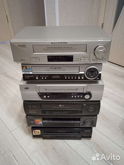 Видеомагнитофоны 12 штук. (Б/у.)