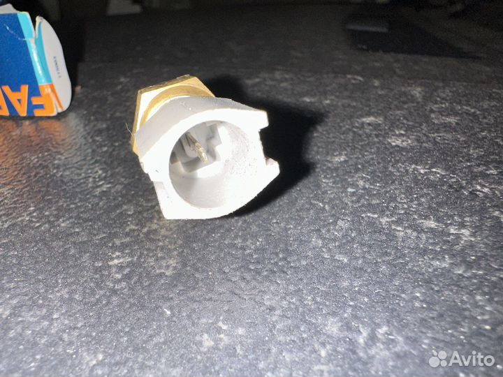 Датчик включения вентилятора mazda