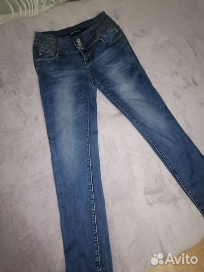 Джинсы женские